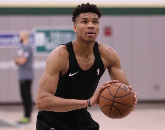 前就与梅里 前就与梅里