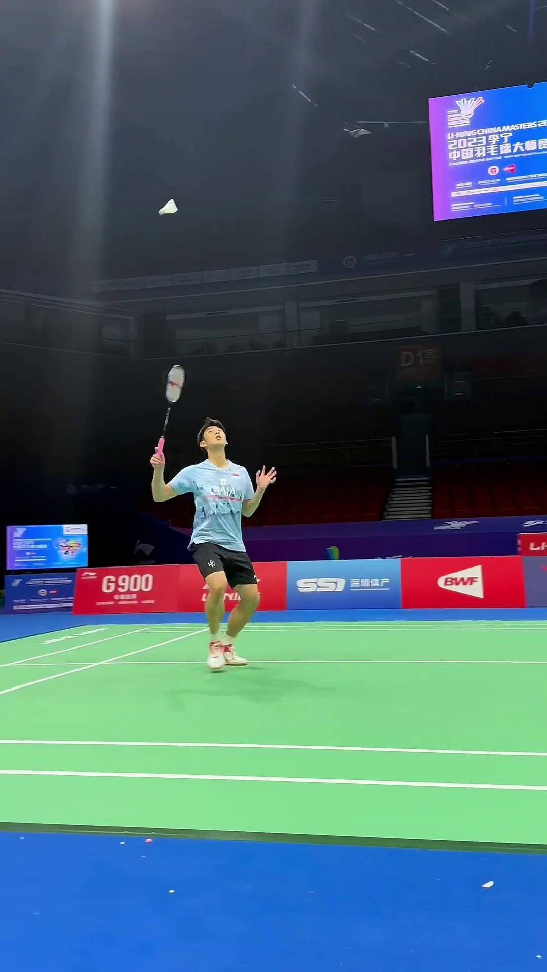 向余望用惊 向余望用惊