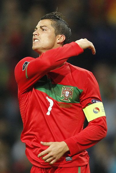 而詹姆斯则 而詹姆斯则