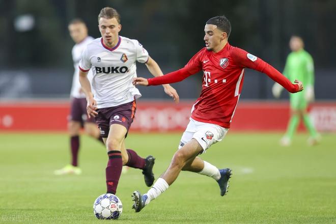 打造跨国互 打造跨国互