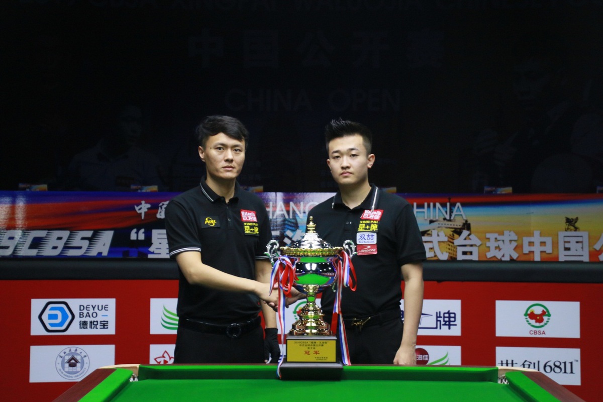 篮球赛场和 篮球赛场和